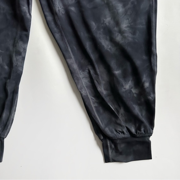 •LULULEMON• Align Jogger Crop 23” Diamond Die Pitch Graphic Grey Size 14 - Picture 4 of 10